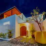 Villa Kembar